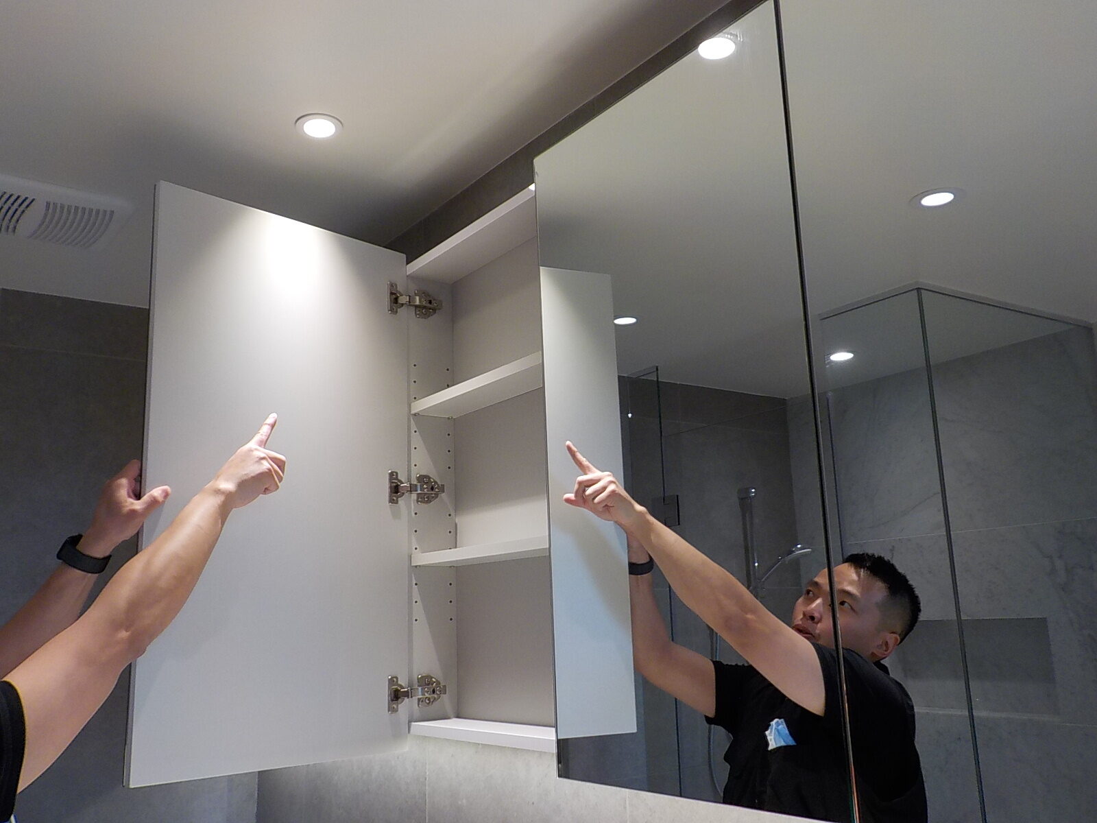 Vu inspecting a home interior