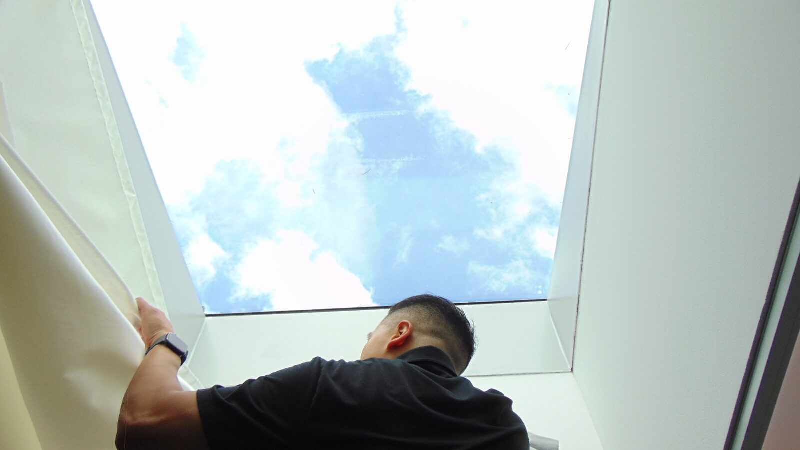 Inspecting a skylight